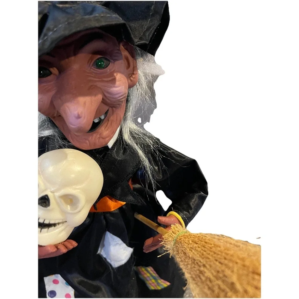 Vintage 1988 Halloween Witch 16